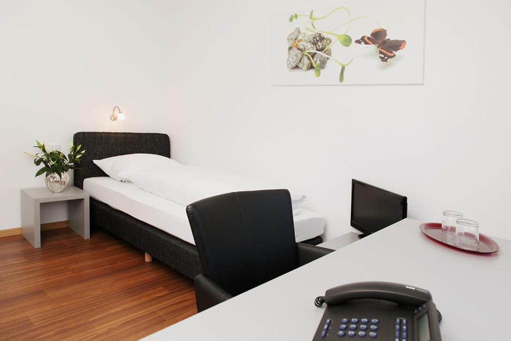 Hotel Pension Arkade Neckarsulm Zimmer foto
